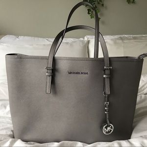 Michael Kors Jet Set Travel Leather Top-Zip Tote
